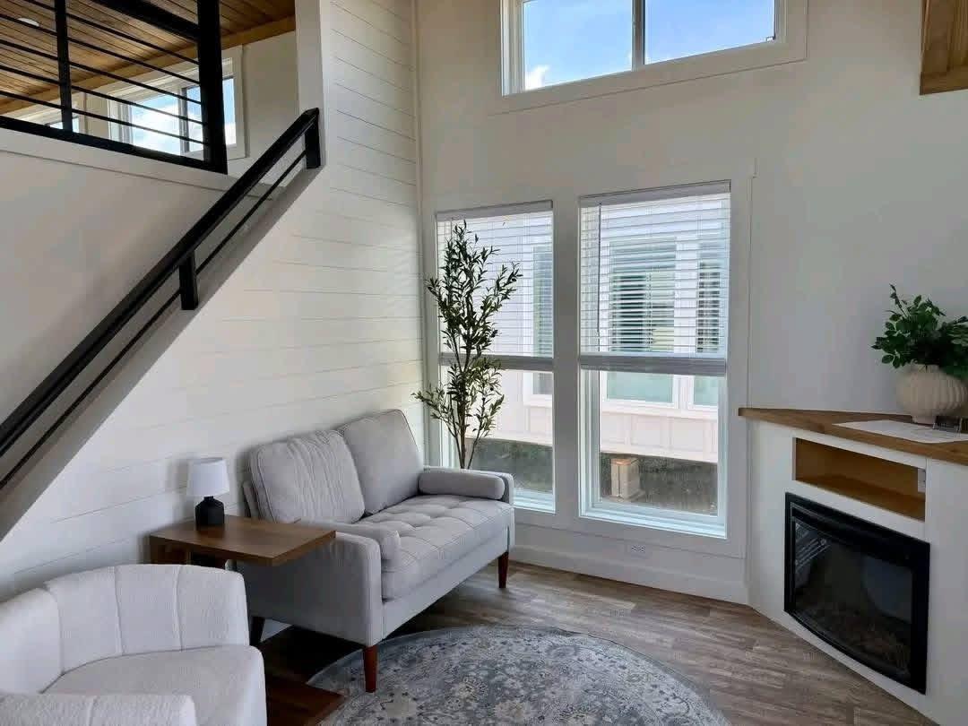 CARDINAL LUXURY TINY HOME archive 0