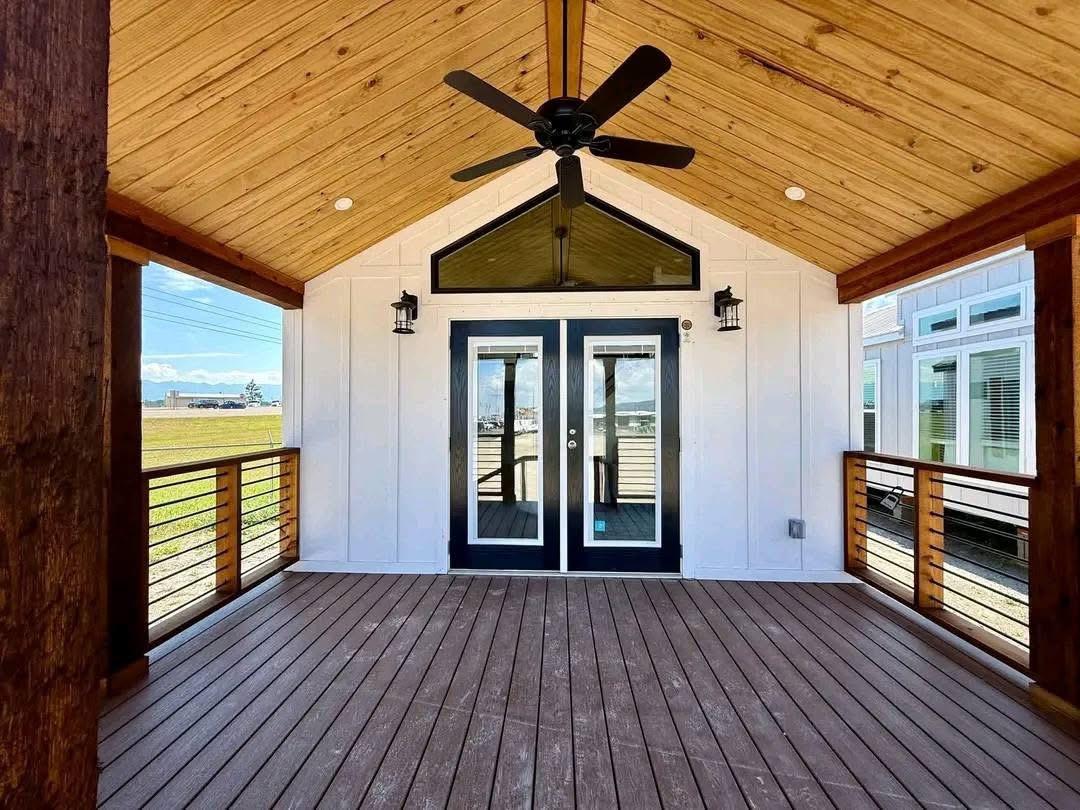 CARDINAL LUXURY TINY HOME detail 1