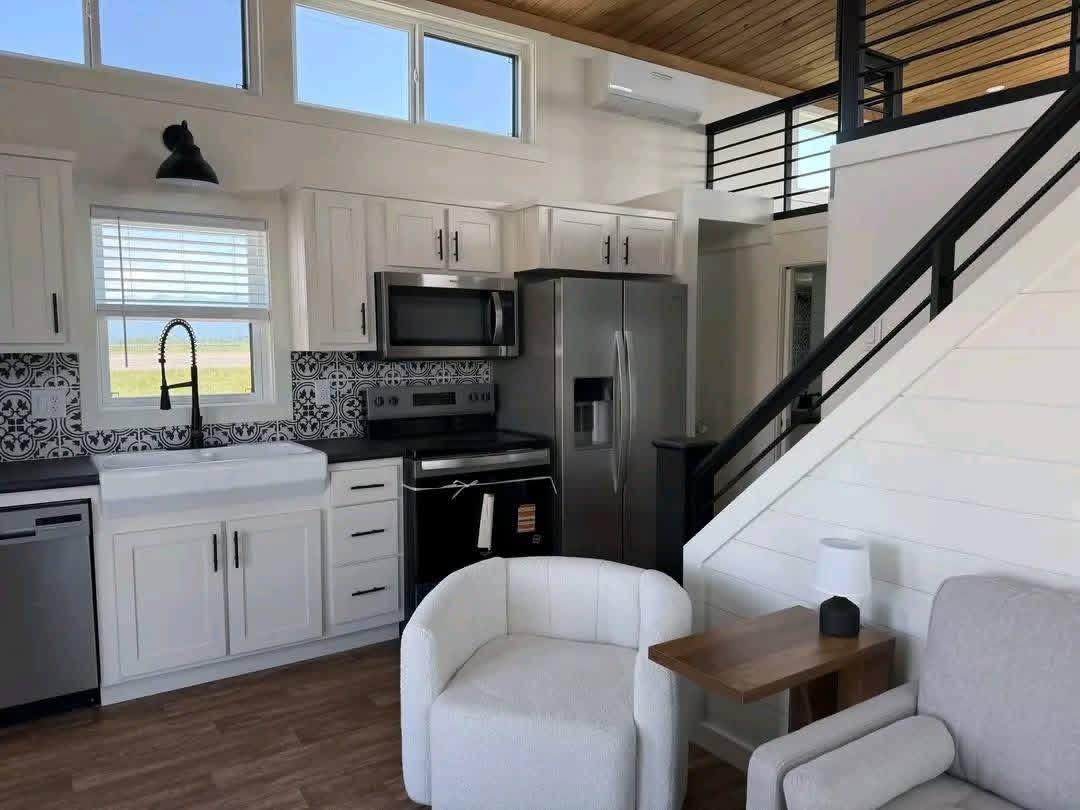 CARDINAL LUXURY TINY HOME detail 3
