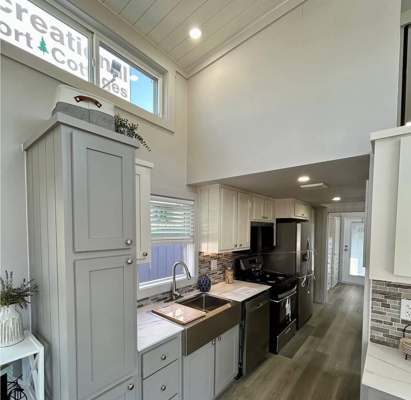 2023 CUSTOM LARK archive 2