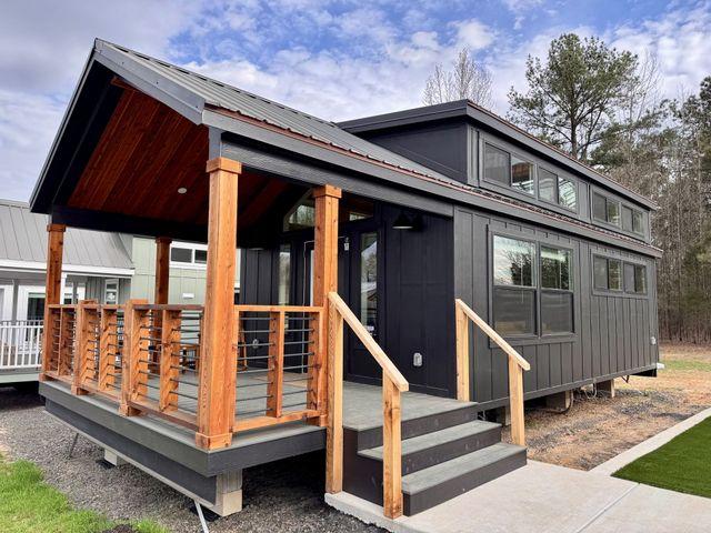THE TEJAS P-570ESL 1 BEDROOM/1 BATHROOM hero