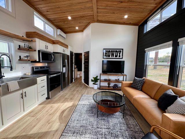 THE TEJAS P-570ESL 1 BEDROOM/1 BATHROOM archive 1